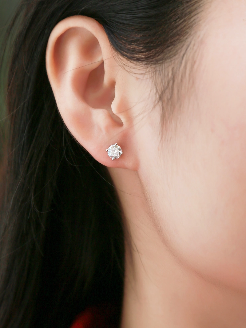 Wholesale fashion new jewel simple style moissanite GRA certification ear stud for girls and women